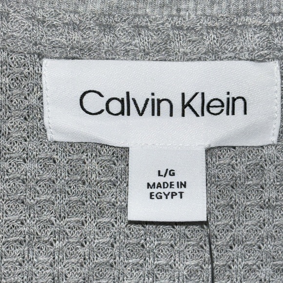 NWT Calvin Klein Lightweight Oversized V-Neck Waffle Knit Long Sleeve Top - Picture 6 of 10